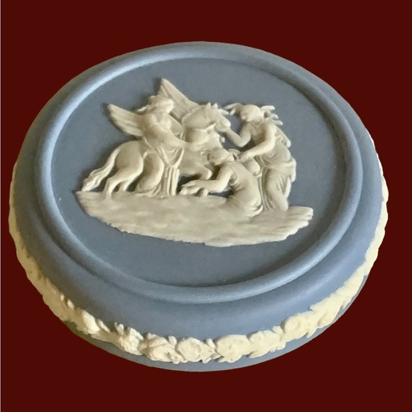 🚩SOLD🚩 Wedgewood Collector’s Trinket Box - Blue Jasperware - Vintage - Picture 3 of 11